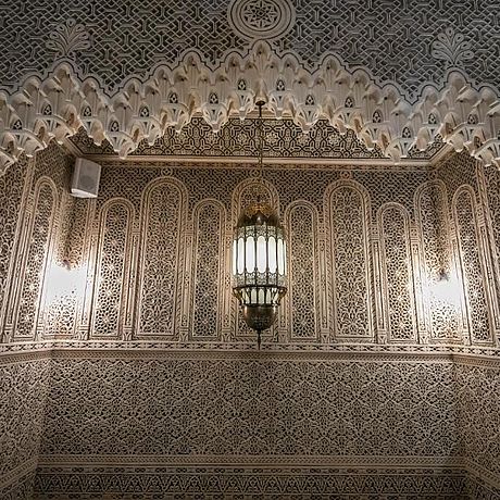 Riad Sidrat Fes Galerie Ansicht traditionelle Stuckarbeiten