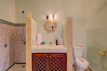 Riad Samir Privilege Standardzimmer Badezimmer Spiegel