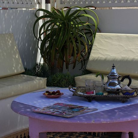 Teezeit im Aussenbereich des Riad Casa Lila