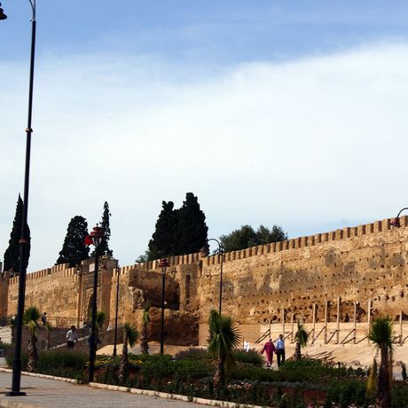 Blick auf die Stadtmauer von Fes