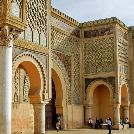 Blick auf das Stadtor Bab Mansour in Meknes