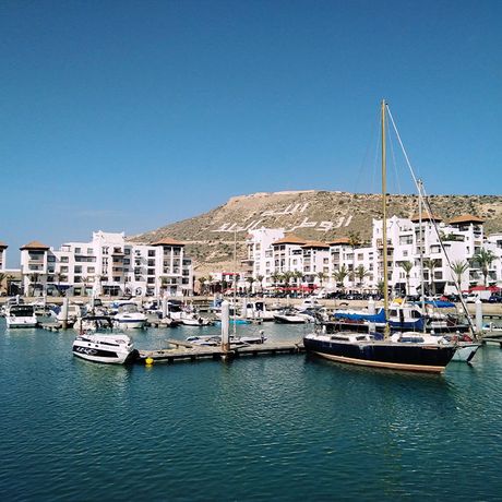 Blick auf den Yachthafen von Agadir