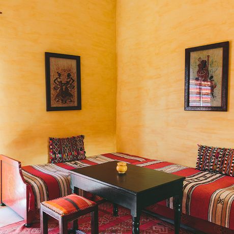 Hotel Riad Zahra Sitzecke Sofa Blick auf eine Sitzecke mit Sofa