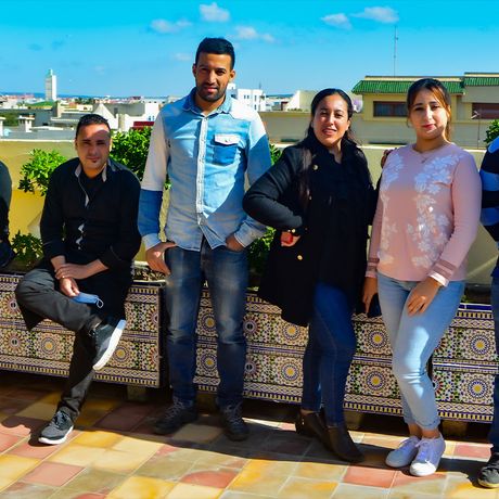 Hotel Riad Zahra Personen Personen auf einer Terasse