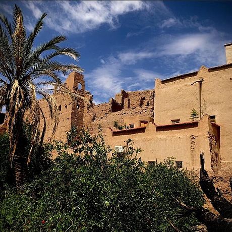 Maison J Galerie Aussenansicht der Lehmkasbah