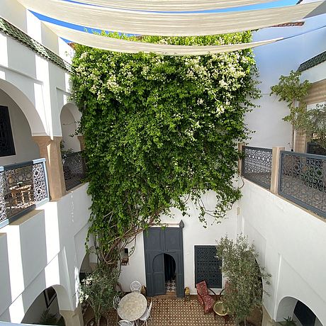 Riad Magellan Galerie Innenhof mit Terrassen
