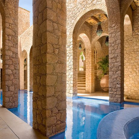 Blick auf den Pool im Spa-Bereich des Hotels la Sultana Oualidia