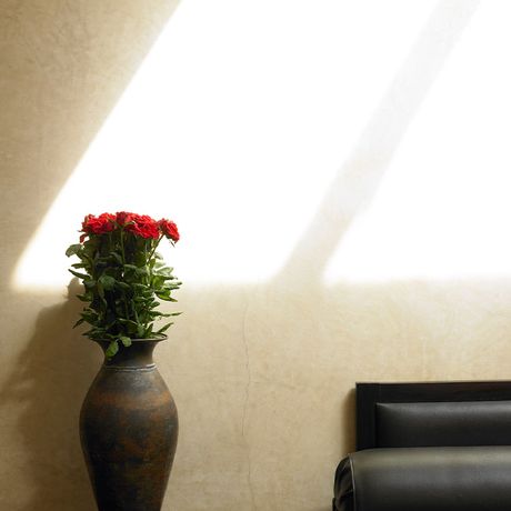 Blick auf Rosen in einer Vase im Boutique-Hotel Madada Mogador