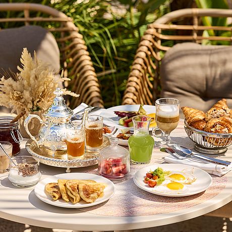 Hotel Sofitel Thalassa Sea & Spa Galerie Ansicht gedeckter Frühstückstisch