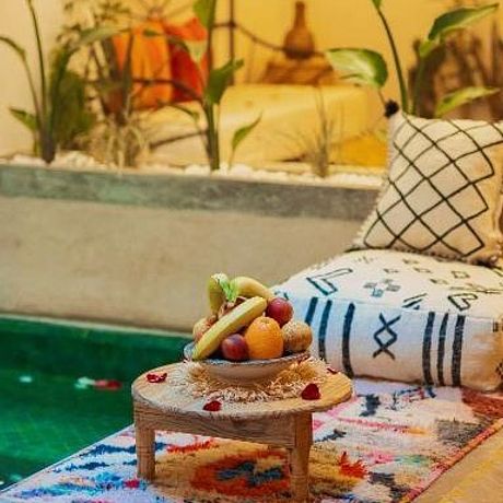 Riad Mama Galerie Ansicht Tauchbecken mit Lounge
