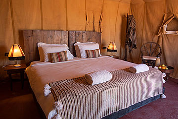 Torza Komfortcamp Erg Chegaga Komfortzelt Bett