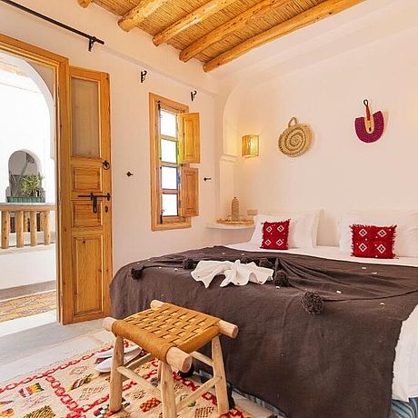 Riad Mama Standardzimmer Blick vom Doppelzimmer in den Lichthof