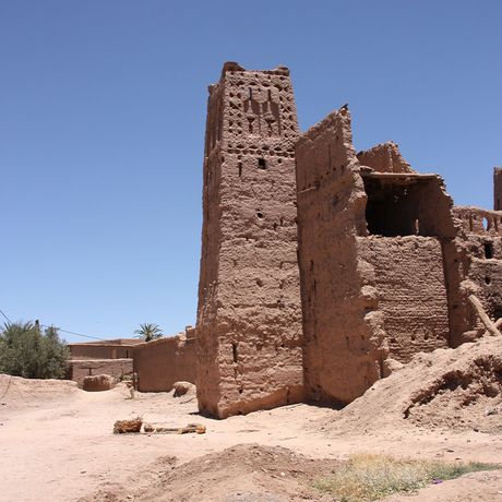 Blick auf eine Ruine in einem Berberdorf