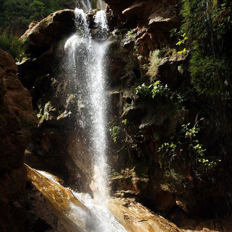 Blick auf den Brautschleierwasserfall im Arganwald