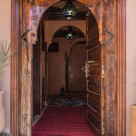Blick auf eine Eingangstuer im Riad Atlas 4 Seasons