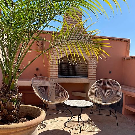 Riad Magellan Galerie Sitzecke auf der Dachterrasse