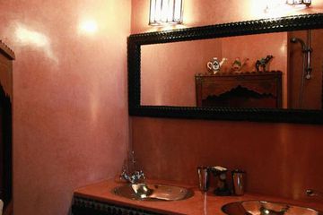 Riad Al Karama Suite Paprika Badezimmer